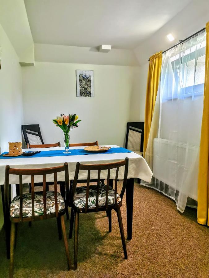 Ubytovani V Podhoubi Apartment Broumov Exterior photo